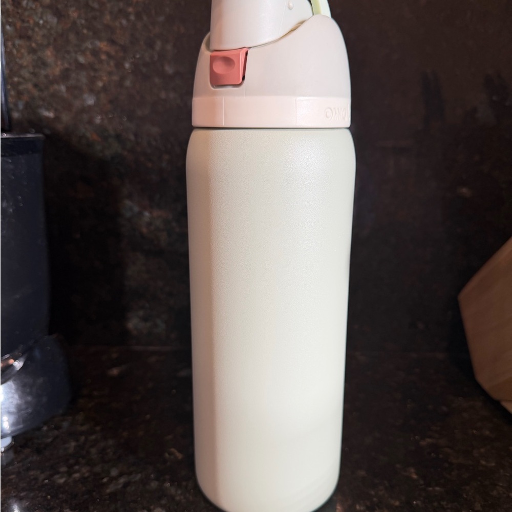 Owala Water Bottle. 32 oz.
